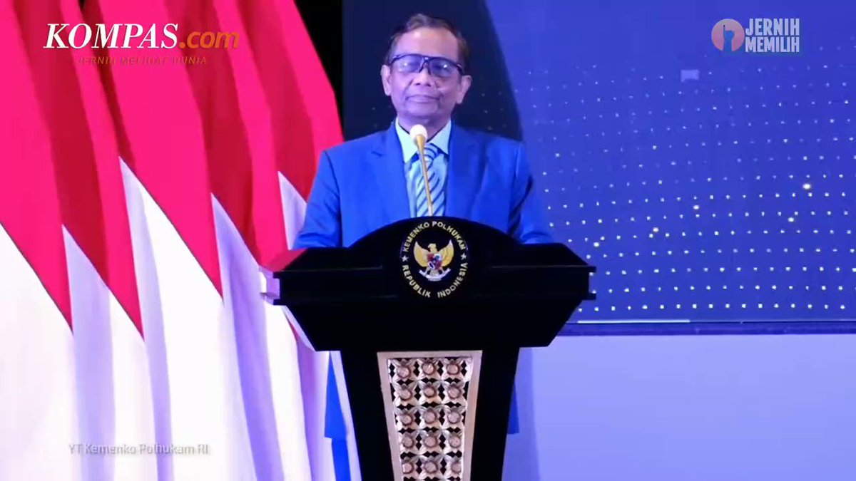 Menko Polhukam pastikan kalo MK belum putuskan sistem pemilu legislatif di Pemilu 2024. Jadi apa yg diucapkan Denny Indrayana itu hanya analisa ngawur dari seorang pecundang yang sakit hati. Sidangnya aja belum, gimana bisa ada keputusan?😂