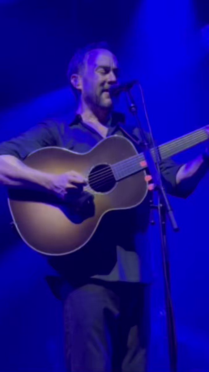 This song. Dave Matthews Band - Looking For A Vein - Nashville 2023 🎥 brenny5(ig) #dmb #davematthewsband #davematthews #dmbgorgecrew #dmbgc #gorgecrew