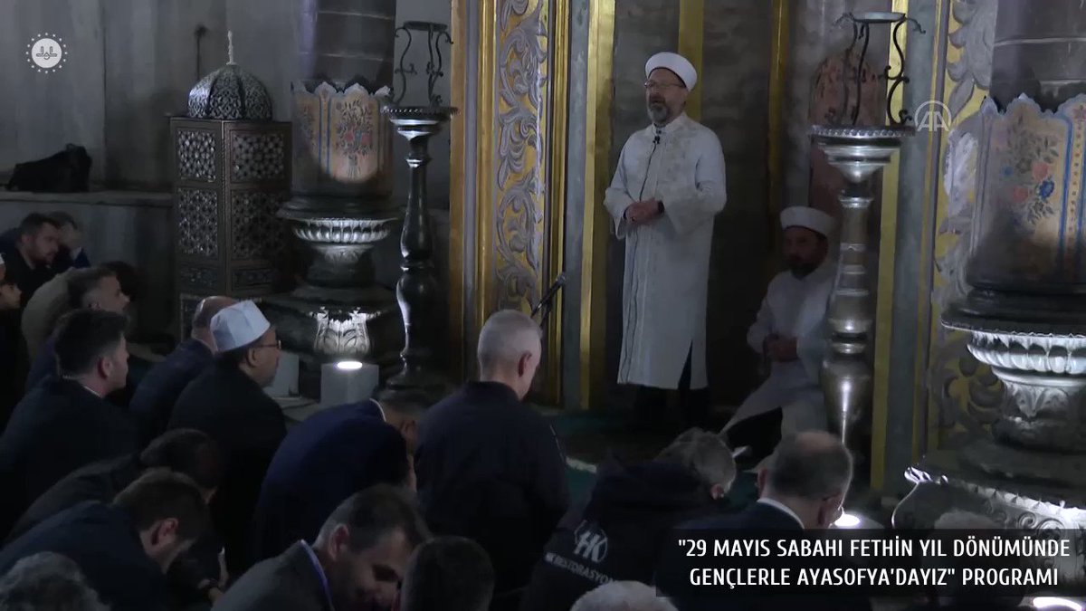 İlahi Ya Rabbi! Gençlerimizi, çocuklarımızı ecdadımıza layık bir ruh ile, fetih ruhu ile yetiştirebilmeyi bizlere nasip eyle.
