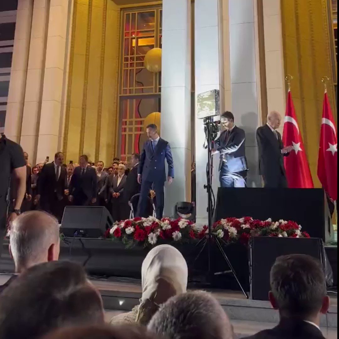 Yeniden Refah ilk günden Saray’a göz dikti, AKP’lileri kızdırdı