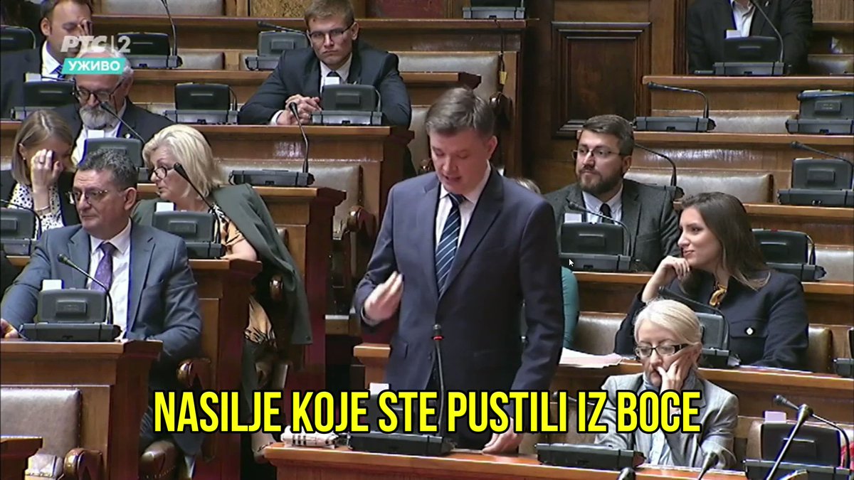 Lik direktno najavljuje neko nasilje za petak, praktično preti! Nije ni malo verovatno da je on vidovit pa bi, ako se pokaže da u petak i bude nasilja, u svakoj iole normalnoj zemlji tužilaštvo moralo da se njim pozabavi.