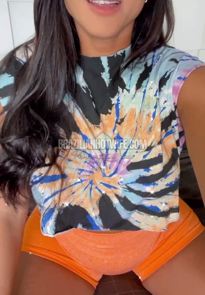 Você já imaginou encontrar comigo e com a Thay Ksada em uma baladinha e ainda ganhar um beijo nosso? Essa situação realmente aconteceu na P12 em Jurerê internacional e esta online em nosso site 😈🔥