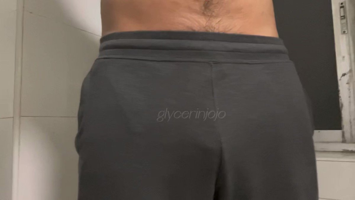 臭jb弹你脸上，骚逼 ASIAN CLOSET #屌包 #bulge #mensunderwear #mensbikini #mensbikinisexy #menstanga #malebikini #rainbowpride #spandex #男士內褲 #性感內衣 #內褲控 #性感内裤 #原味内裤 #原味 #毛腿 #gstation