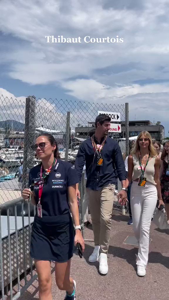Da série : Não acredite na mídia brasileira Olhem quantos jogadores do PSG no GP de Mônaco da F1.