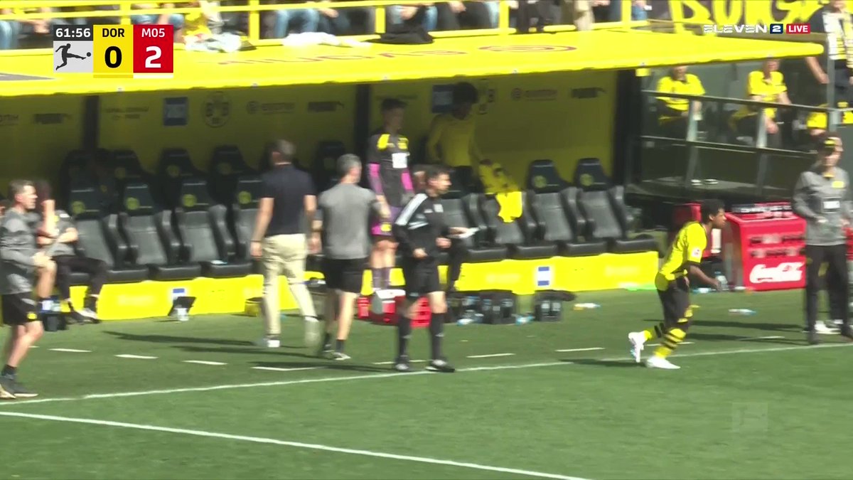 #JD16 | Le Bayern a gagné le titre mais Julien Duranville (17) a gagné le cœur des fans du BVB ! 🥰🇧🇪