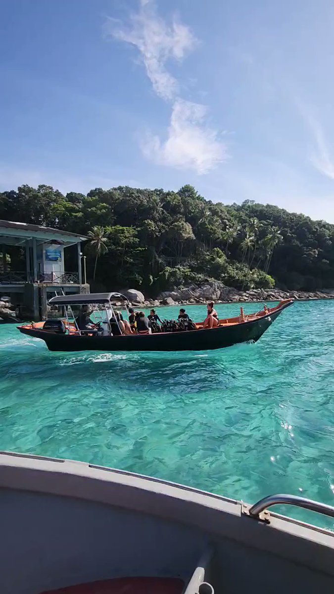 My 1st solo trip Pulau Perhentian 🏝 . 1st time pergi sendiri last minit planning drive dari shah alam . Kat bawah ni anis share tentatif dan pakej. Pakej daytrip RM100 include : 7 x checkpoint 2 x makan Boat pergi balik Snorkelling equipment Safety jacket No hidden charge