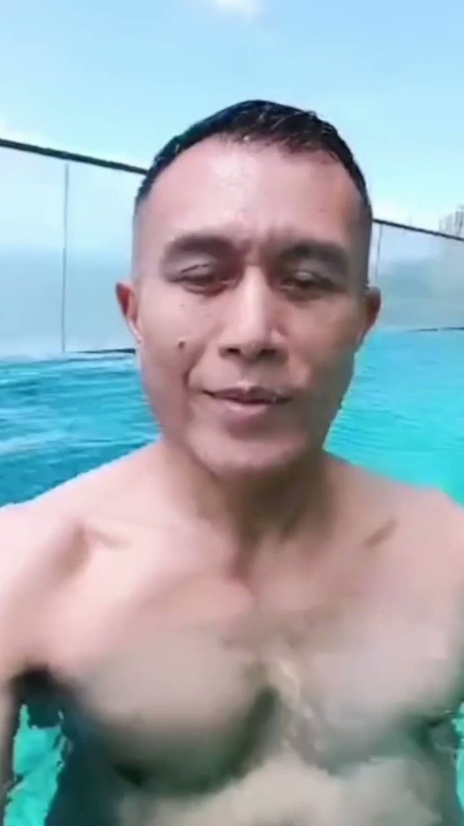 Masa untuk Berendam kat Swimming Pool~!! #swimmingpool #cuticutipenang #homptonbythebeachpenang #penang #cuticutimalaysia