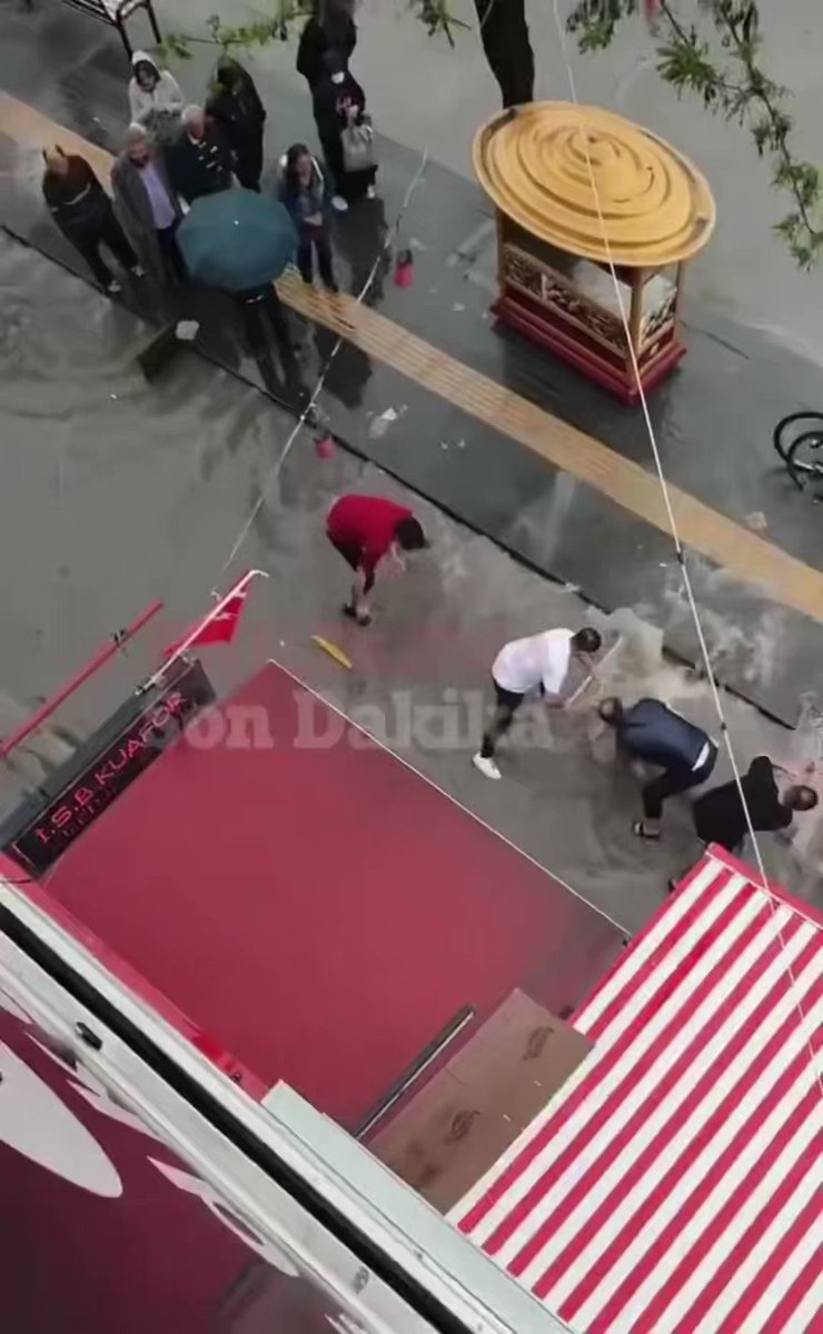ALGINIZ BATSIN… MADEM HAZIRSINIZ DA DAHA GEÇEN HAFTAKİ BU GÖRÜNTÜLER NE? HADİ BUNA BİR AÇIKLAMA YAPSANA MANSUR…
