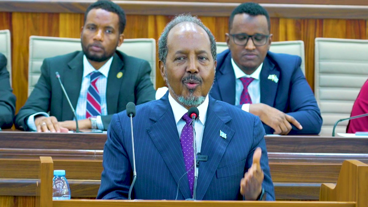 Madaxweyne Xasan Sheekh "Waxaan xaqiijinayaa heshiis siyaasadeed, sharci iyo wax ka baddal Dastuur aan Baarlamaanka dalka soo marin, sharci ma'ahan dalkana kama shaqeynkaraan. Dalka sharci iyo qaanuun ayaa lagu dhaqaa".