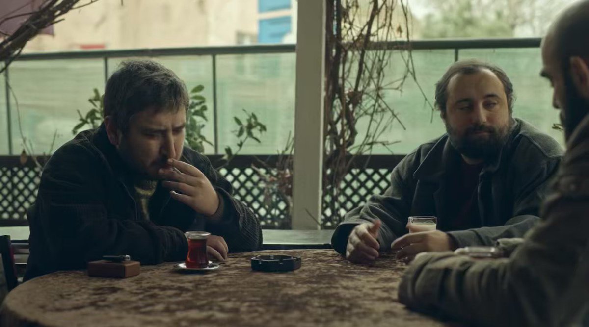 bir şey oluyor, sonra böyle bize iyi gelebilecek şeyler olmayıveriyor..
