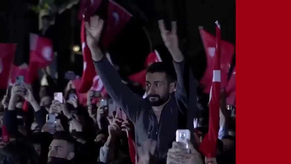 Congratulations to Recep Tayyip Erdoğan on his re-election as President of Turkiye 🇹🇷! I commend your message of unity & steering away from the blame game. A true leader focuses on bringing people together, fostering harmony, & uplifting the nation. An inspiring message for the youth of Pakistan 🇵🇰!