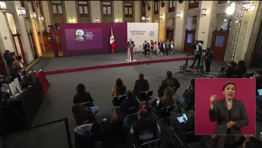 López Obrador, en un infinita torpeza, acaba de darle la razón a Carlos Loret de Mola al leer en la mañanera el art. 127 que dice, claramente, que el sueldo incluye todas las percepciones. "¡Es todo! Es integral." insiste el presidente.