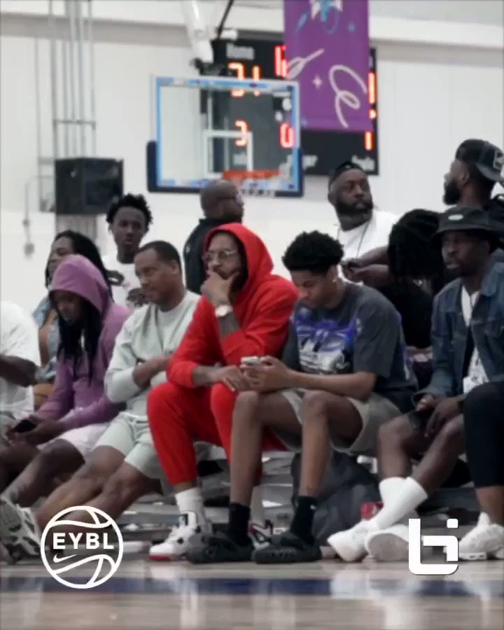 #1 Player in the Country Tre Johnson was going off in front of Melo 👀