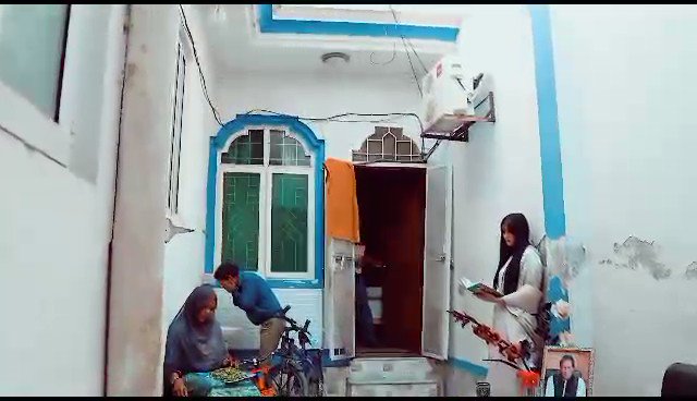 عمران خان اب نفرت کی علامت بن چکا ہے۔۔۔