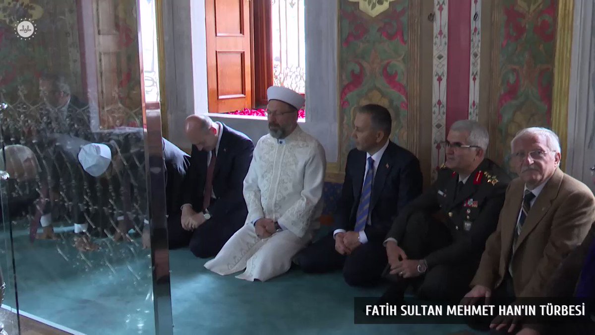 İstanbul'umuzun Fethinin 570. yıl dönümünde Fatih Sultan Mehmet Han’ın Fatih Camii Haziresinde bulunan türbesini ziyaret ederek şanlı ecdadımızın ruhlarına Kuran-ı Kerim okuyup, dua ettik.
