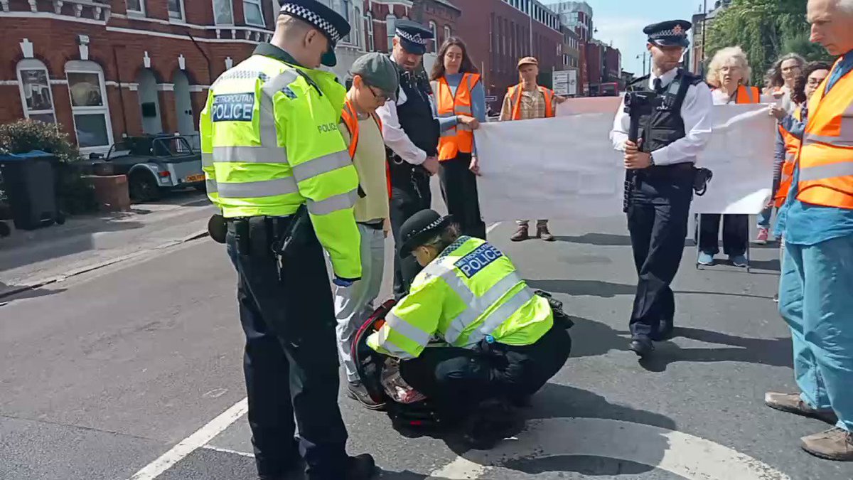 🌡 We're headed over the cliff of climate tipping points and our politicians' solution for the resulting protests is… 🤡 …making police rifle through your overnight bag in case you have any orange paint. 💀 This is a catastrophic leadership failure. #NoNewOil #JustStopOil