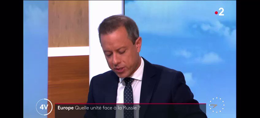 Le #RN peut se planquer derrière ses cravates et son silence à l’assemblée, nous n’oublions pas d’où il vient. Élisabeth BORNE a raison de rappeler qu’il est l’héritier de Pétain et du négationnisme de Jean-Marie Le Pen