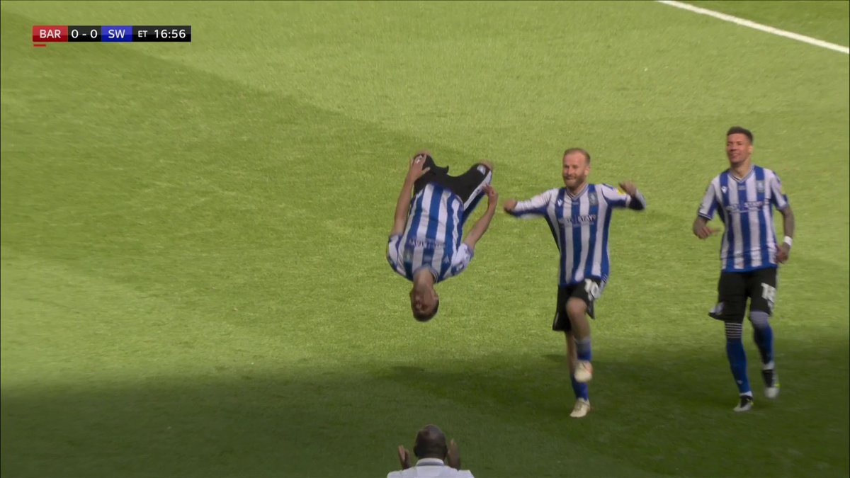 IS THIS THE GREATEST DISALLOWED GOAL EVER?! 🤯🤯🤯