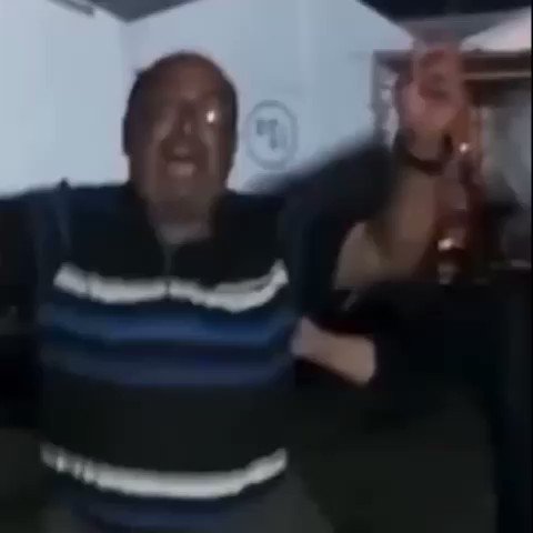 Hatay'daki konteyner kentte AK Parti'nin galibiyetini böyle kutladılar.