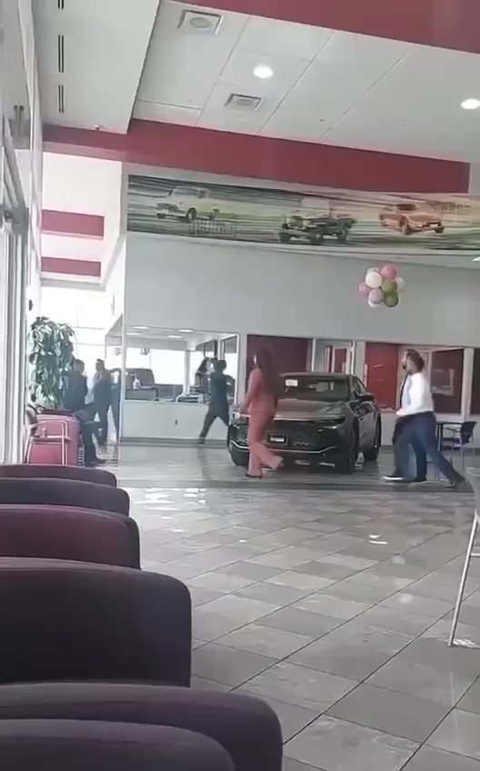 Brawl breaks out at Toyota dealership in California sales manager versus general manager 😏