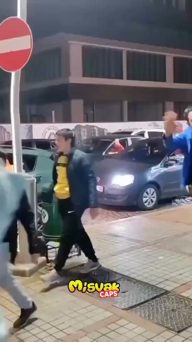 Millet ittifakini nasıl bilirdiniz eyyy cemaat ? Buyrun 6 li masanın cenaze namazına :)) İmamoğlu Ağla Berna Kader Cemal Soda