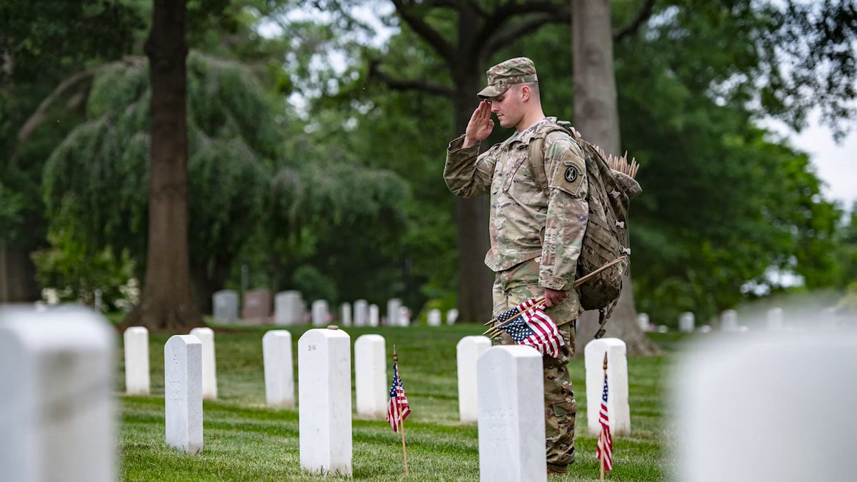 Members of the The Old Guard and U.S. Coast Guard place 🇺🇸 flags in front of the over 260,000 headstones and approximately 7,000 niche rows at Arlington National Cemetery in observance of #MemorialDay. This year marks the 75th anniversary of this time-honored tradition. #HonorThem #NeverForgotten