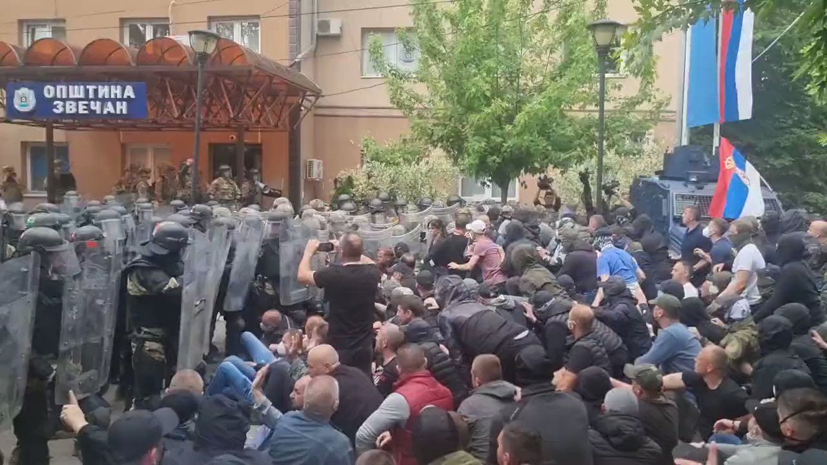 Serbs fighting for their existence in Kosovo against Albanians and NATO today in Kosovska Mitrovica. Kosovo, was stolen from Serbia after NATO bombing them for 78 days and nights in 1999 destroying the whole country but Serbs will never give up their land. Kosovo is Serbia 🇷🇸