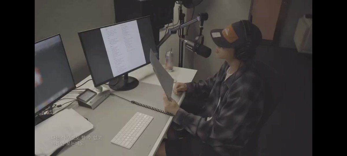 I'm so emotional. Eunwoo covered one of Moonbin's favorite songs "Stalker" and posted it at 2:23 (astro's debut) 🥺 then posted a clip of Bin singing the song and these beautiful pictures on IG. The emotions behind Eunwoo's voice... 🥺💜 #CHAEUNWOO | #차은우 | #MOONBIN | #문빈