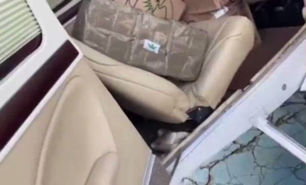 ⏯️ Avião é pego com 290 kg de maconha no Pará. A aeronave pertence ao tio da senadora Damares Alves, líder da Igreja do Evangelho Quadrangular.