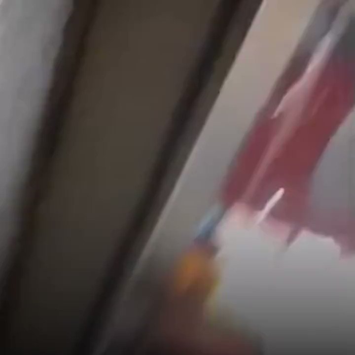 İstanbul'da ekmek almaya giden çocuğu AK Partili olduğu gerekçesiyle küfredip dükkandan kovdular: "İtlere ekmek satmıyoruz"