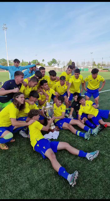 BALÓN JUVENIL | ¡Campeones del torneo francés 'ESM Gonfreville l'Orcher Football'! 🏆 💛 Los canteranos amarillos han derrotado (2-1) en la final al St Patrick's Athletic FC. ⚽️ Sergio Niza, máximo goleador. 🔝 Morata, mejor jugador del torneo.