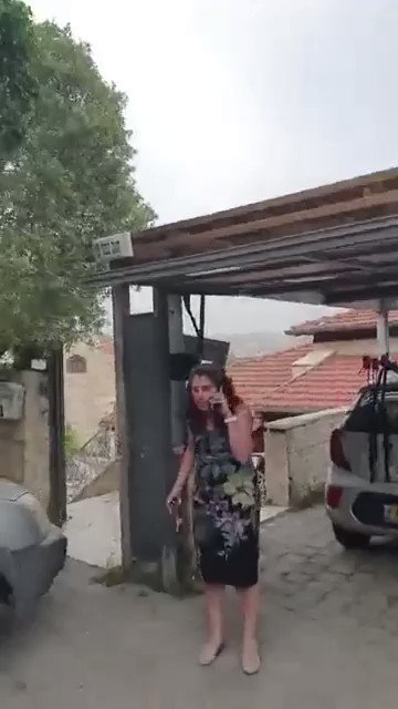 לשירותכם שירשור הטרדות של פעילי ליכוד מול בתים של חברי כנסת (לצפות כמובן רק לאחר שתסיימו לנגב את הדמעות מהתלונות של חברי הליכוד על ההפגנות מולם) נתחיל: רמי בן יהודה מחוץ לבית של זאב אלקין, צועק על אשתו של אלקין: "רוסיה בוגדת עלובה".
