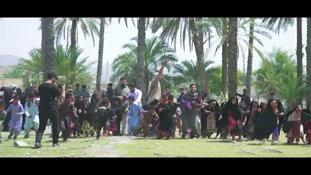 برای این بچه ها باید بچه شد! شیعه هایی که صدای محرومیتشون هنوز هم که هنوزه به گوش خیلیا نرسیده… ما صدای شما میشیم باهاتون میخونیم، بازی میکنیم و بچگی میکنیم تا صداتون همه جارو پرکنه دست علی یارتون باشه❤️‍🩹 🎥حتما ببینید و شما هم صدای این بچه های مظلوم، اما باصفا و بااصالت باشید…