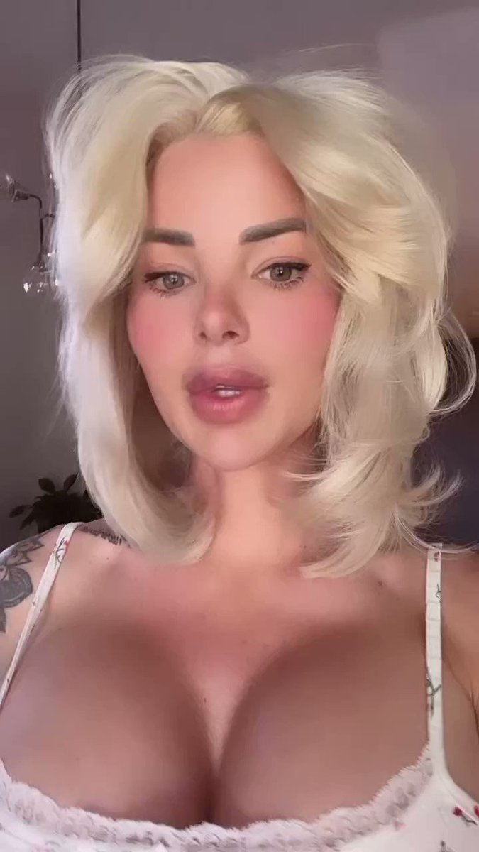 Can anyone hear the sound? No idea why it won’t work on here 😂 Anyways, I was saying I cut my own hair today. I used to be a hair stylist so I decided I wanted a short cute style for summer ☺️hehe