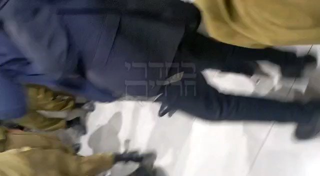 חתונה לא שגרתית הערב בירושלים. חיילים שעברו ליד חתונה חרדית נכנסו לרקוד עם הבחורים מחברון "יש בורא עולם"