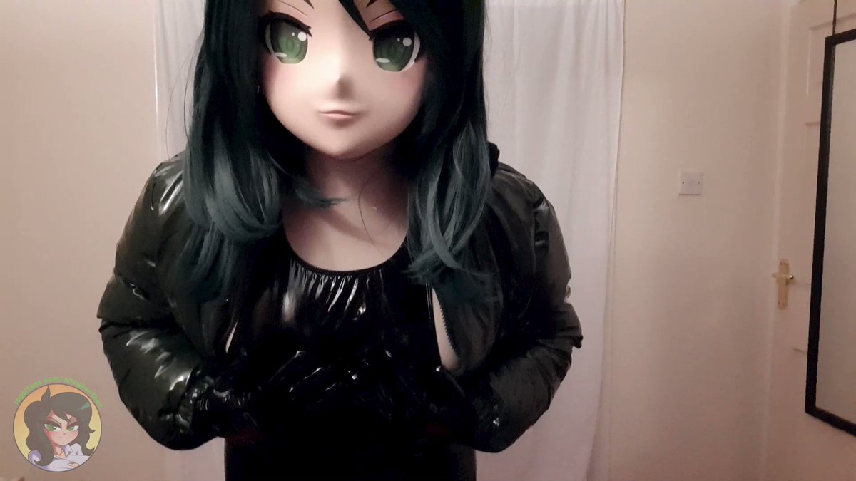 Wanna listen to some PVC squeaks and creaks? Enjoy some quality sounds and sights as I play with my PVC body~ 😘📷 #kigurumi #cosplay #pvc #shiny #着ぐるみ Watch the full video for FREE on my LF~