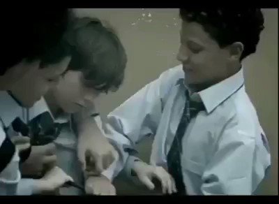 Sokak köpeklerinin, günümüz türkiyesinde sadece bir günlük yaşamı. Empati duygunuzu belki bi nebze daha körükleyecek...