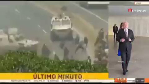 Eleições fraudades e não reconhecidas em mais de 50 países, mortos, fome, miséria e perseguição política a opositores. Mas para a demência do Lula, este senhor, que é procurado internacionalmente por narcotráfico, é bonzinho. Não esqueceremos essa vergonha que o PT fez e faz o Brasil passar.