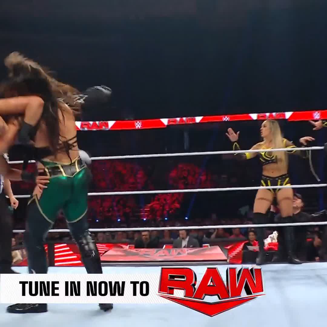 Who will become the NEW Women's Tag Team Champions in this Fatal 4-Way on #WWERaw?