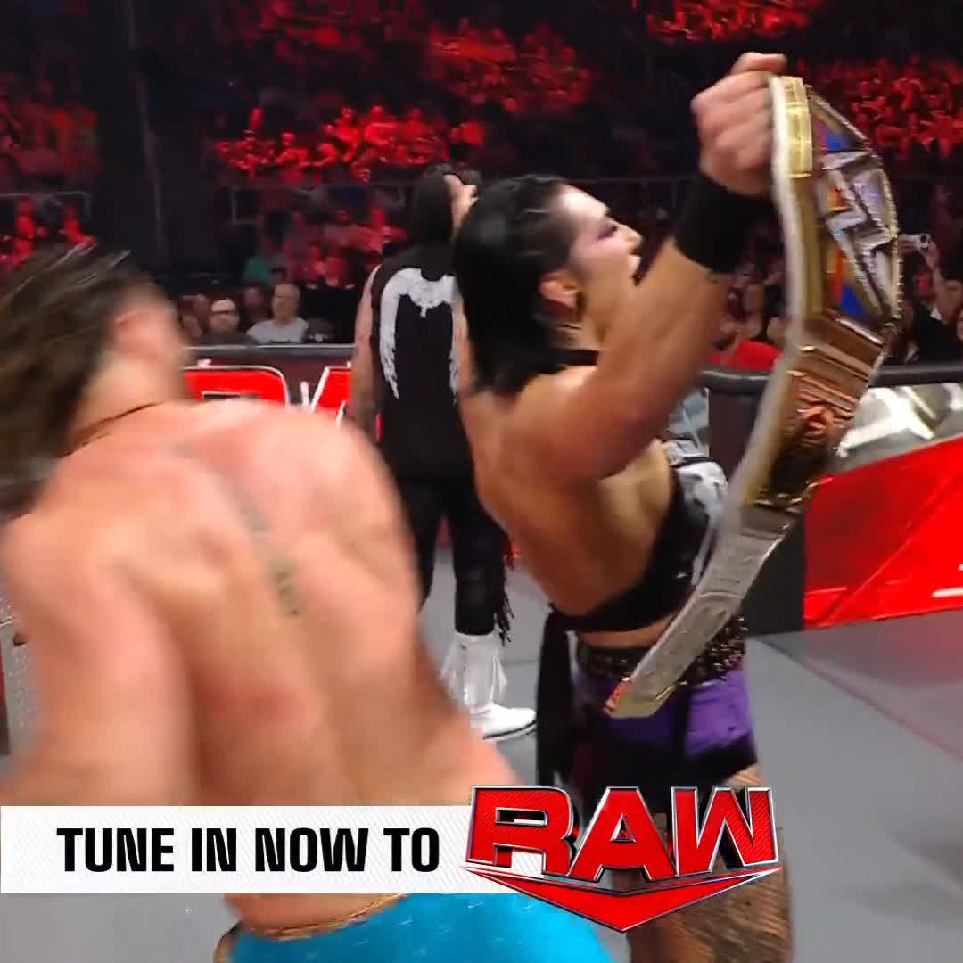 😂😂😂😂😂😂 #WWERaw