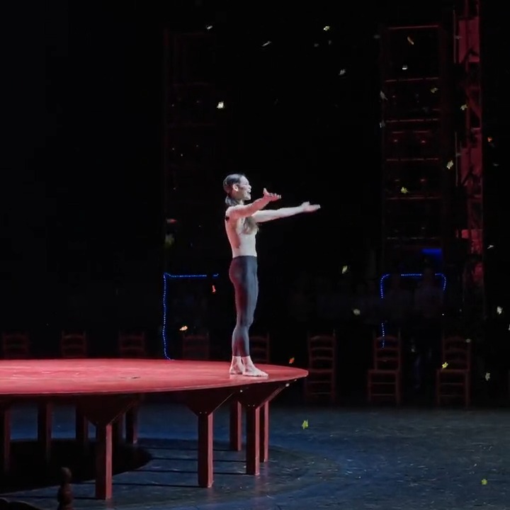#AdieuxÉtoile #MauriceBéjart Retour sur les adieux émouvants de l’Étoile Alice Renavand qui ont eu lieu ce dimanche à l'issue du ballet #Boléro à l'Opéra Bastille. 👏❤️