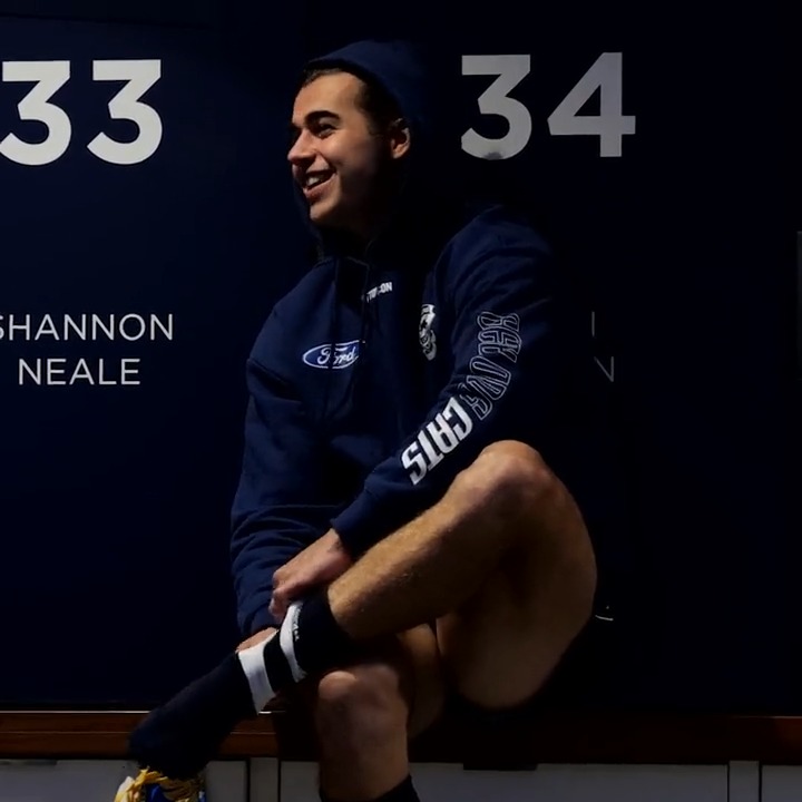 “We'll always have your back when you play for us and congratulations mate, you deserve it.” 🇮🇪 📘: Re-live the moment Oisin Mullin made his AFL debut.