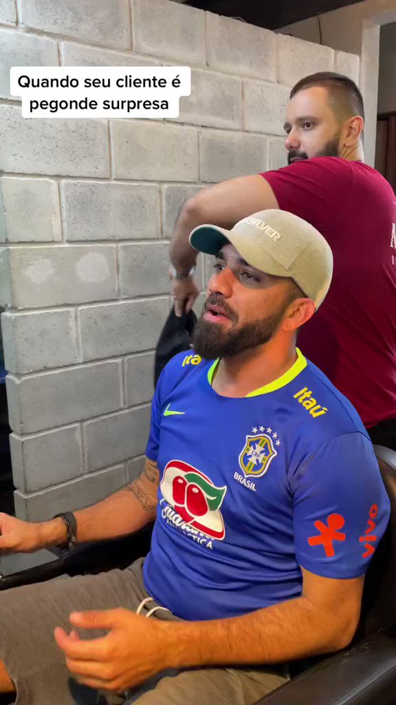 o segundo cara é o melhor kkkkkkkkk