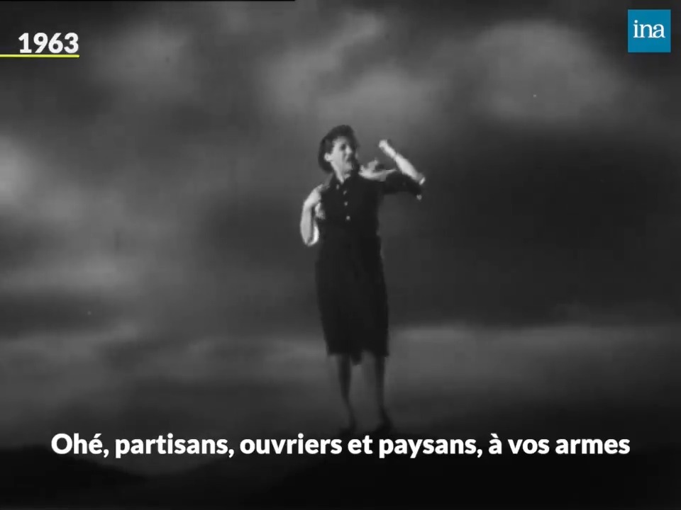 AMI, ENTENDS-TU ? 🎶 Il y a 80 ans, le 30 mai 1943, Germaine Sablon chantait pour la 1ère fois le "Chant des partisans". La chanteuse racontait en 1963, comment, un après-midi de mai 1943, Joseph Kessel et Maurice Druon ont écrit les paroles de cet hymne de la Résistance.