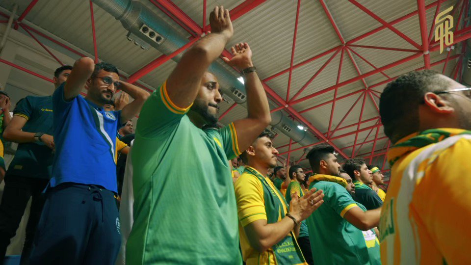 الأول يرجع الأول.. 💚💛 نادي الخليج السعودي عمل الفريق المبدع في كيمو برودكشن محمد المطوع.. سعيد رسول.. محمد تقي 🌹 كلمات المبدع Ahmed Aldawood صوت الجميل علي غالب آل حجي 🇵🇸 #سيهات #نادي_الخليج الاتحاد السعودي لكرة اليد حسام النصر
