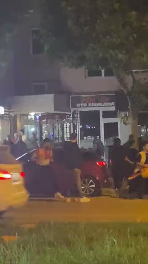 📍Bursa 💥 Bursaspor taraftarı ile Galatasaray taraftarı birbirine girdi.