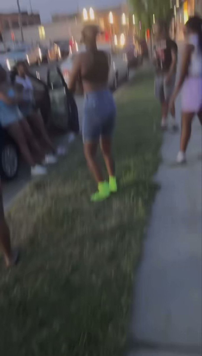 Did them so dirty omg😂. #Fights #fighting #fightsvideos #fight #hoodfights #hoodfight #brawls #brawl #worldstarfight #worldstar #girlfight #girlfights #femalefights