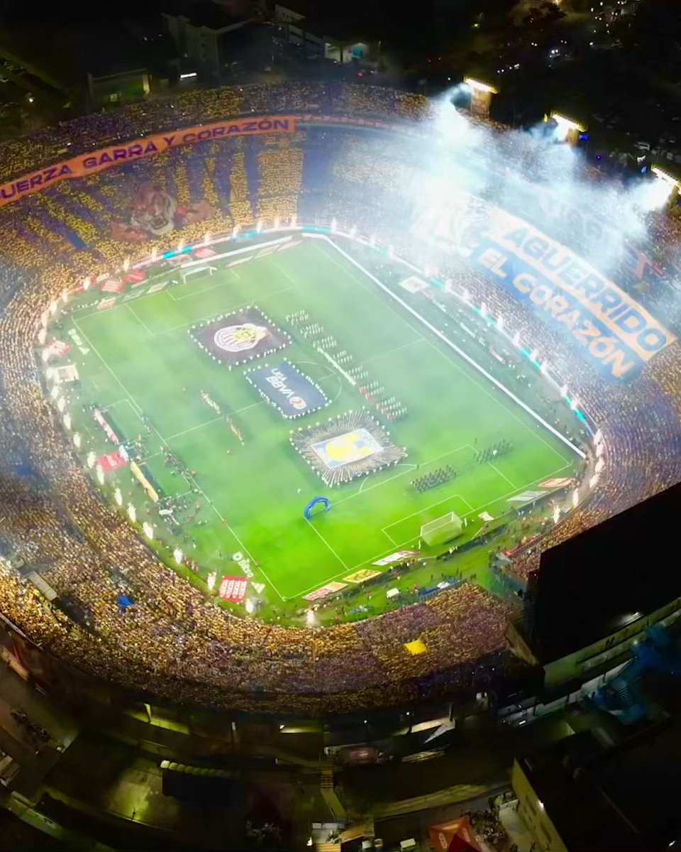 🐯🏟️ Felices 56 años, Estadio Universitario. De regalo te trajimos la 🏆 Copa a San Nicolás. 🌋 Sigue siendo la cancha más pasional del país, querido Volcán.