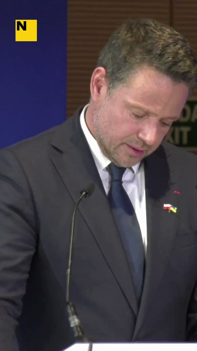 😱 L'alcalde de Varsòvia ha sorprès Felip VI en català: "Tots som polacos!". Rafal Trzaskowski ha desfermat les rialles de l'auditori quan ha fet broma amb el malnom que tenen els catalans a la resta de l'estat espanyol.