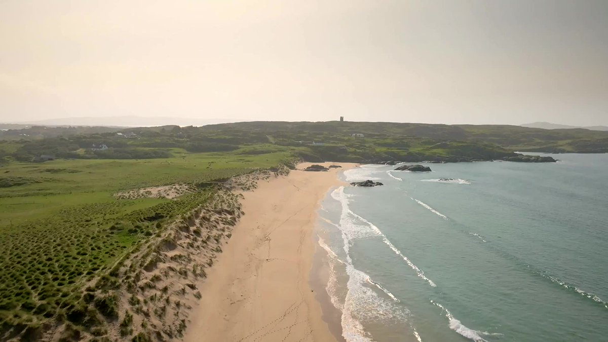 Beidh TG4 i lár an aonaigh ag Comórtas Peile na Gaeltachta atá á reáchtáil ag C.L.G Naomh Muire 🏐 Comórtas Peile na Gaeltachta 📆 2 - 5 Meitheamh 📍 Na Méilte, Tír Chonaill Lean an comhrá ar ardáin meán sóisialta MOLSCÉAL agus Spórt TG4 👉 📲 Comórtas Peile na Gaeltachta #CPNG23